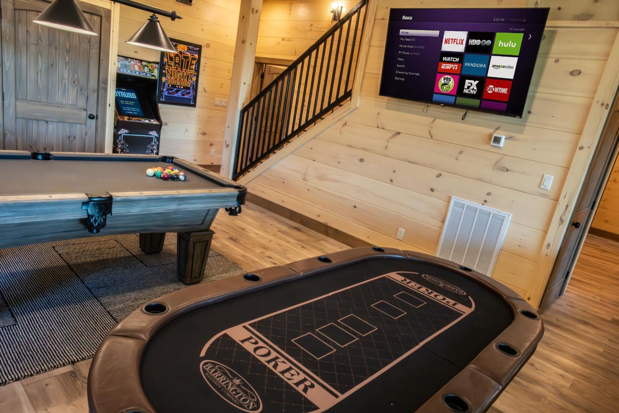 Luxury 12-Bedroom Cabin With Indoor Pool, Hot Tub & Movie Theater, Sleeps 36 Sevierville Buitenkant foto