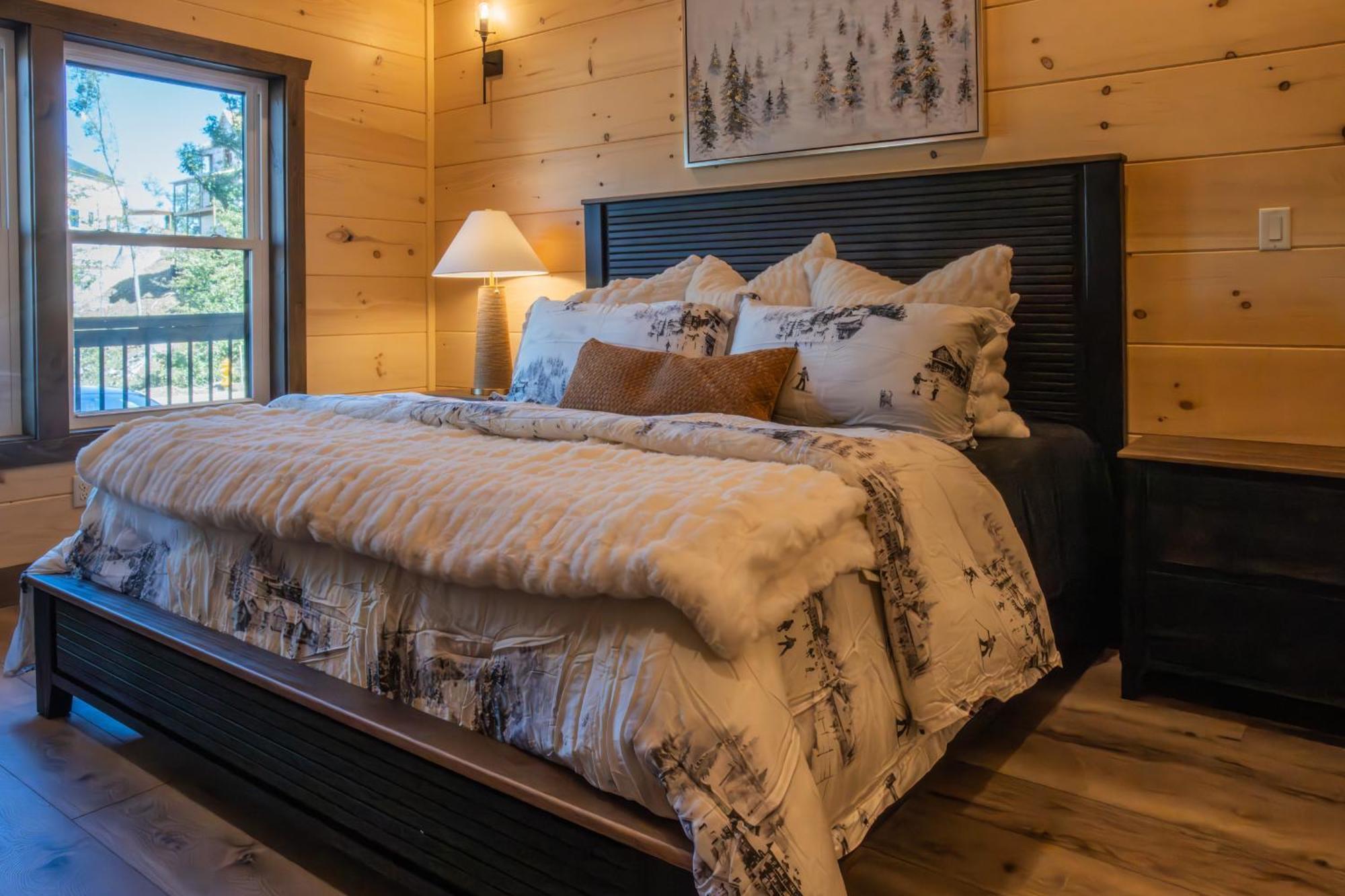 Luxury 12-Bedroom Cabin With Indoor Pool, Hot Tub & Movie Theater, Sleeps 36 Sevierville Buitenkant foto